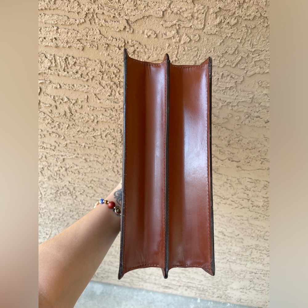 Louis Vuitton purse - Picture 3 of 11